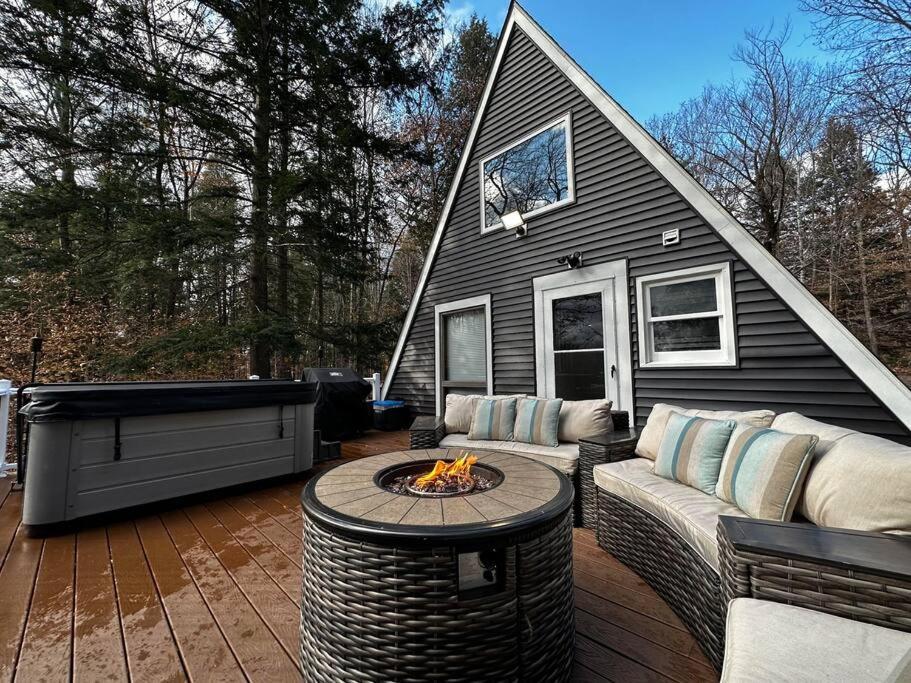 New! Cozy & Modern A-Frame In The Woods W/Hot Tub Villa Tamworth Kültér fotó